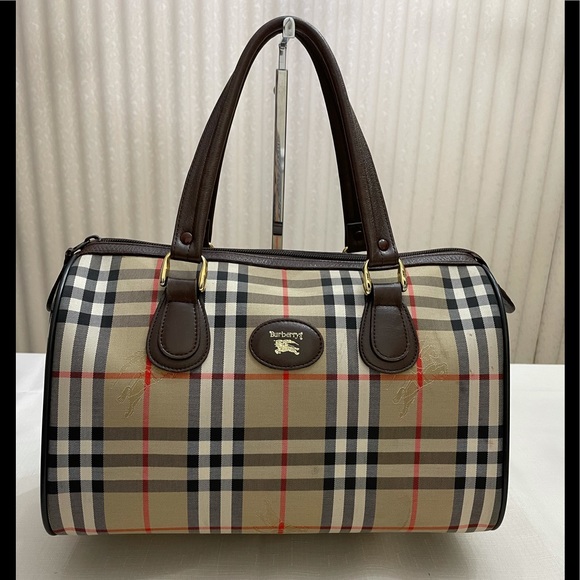 Burberry Handbags - Burberry Vintage Classic Speedy Style Handbag 👜❤️
